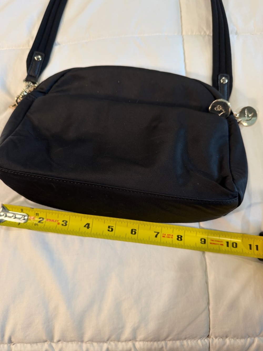 Black Crossbody Bag for Women - Classic Everyday Carry - Picture 3 of 8
